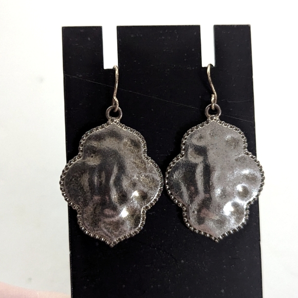 Trendy Hammered Silver Tone Scalloped Boho Hippie Dangle Hook Earrings - Picture 1 of 3
